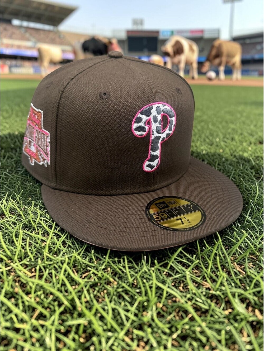 New Era 59FIFTY Philadelphia Phillies X Hersheys Kiss Fitted Hat 7 1/2